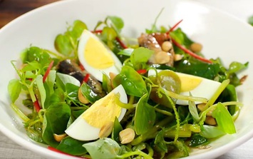 Loại rau mọc hoang nhưng đắt ngang thịt là “thực phẩm vàng” cho người bị gout và tiểu đường, làm ngay món này đơn giản mà bổ dưỡng