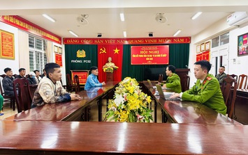 Đột kích quán cà phê, bắt quả tang 18 đối tượng đang sát phạt