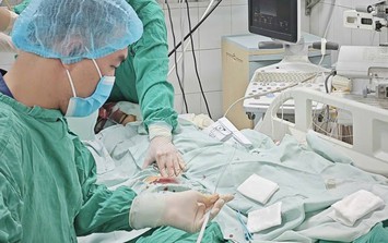 Cô giáo ở Hà Nội suýt chết sau 15' ăn miến ngan ngoài hàng cùng bạn vì lý do không ngờ tới