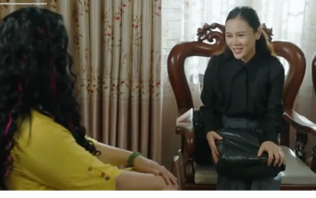 Thanh tra Nguyệt mang bọc tiền đến nhà sếp 'đút lót'