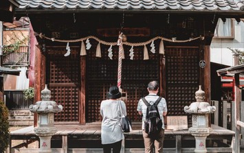 Người dân Nhật Bản làm gì vào ngày đầu tiên của Tết Dương lịch để cầu mong may mắn?