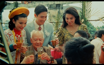 Cận cảnh cô dâu, chú rể trong đám cưới thập niên 80 khiến khán giả tò mò 