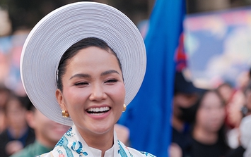 Sắc vóc sau sinh qua 'cam thường' của H'hen Niê