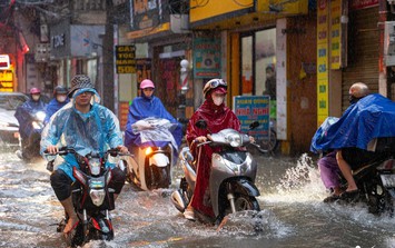 Tin sáng 24/5: Không khí lạnh về, miền Bắc vẫn mưa lớn; Nam thanh niên điều khiển xe máy ngã tử vong trên cầu Vĩnh Tuy