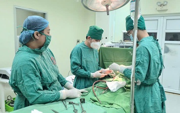 Người phụ nữ ở Quảng Ninh bị xuất huyết tiêu hóa có tiền sử bệnh tiểu đường, tăng huyết áp được cứu sống