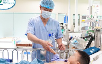 Bé trai bị cán qua người ở Nam Định hồi phục tốt, sắp được xuất viện