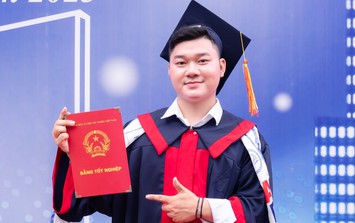 Bố mẹ không biết chữ, con trai vượt hành trình 600km tốt nghiệp thủ khoa đại học