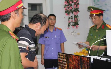 Tạm giữ hình sự lái xe ô tô gây tai nạn lao xuống sông ở Nghệ An