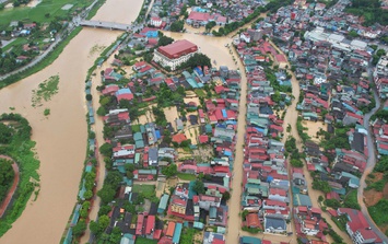 Thái Nguyên: Mưa lớn kéo dài, nhiều nơi ngập sâu trong "biển" nước