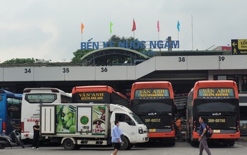 Chống tăng giá vé, Bến xe Nước Ngầm tăng quầy và người bán vé phục vụ nhân dân dịp nghỉ lễ Quốc khánh 2/9