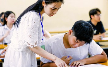 Trường ĐH Ngoại thương lý giải việc điểm chuẩn năm 2025 'lạ' chưa từng có