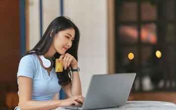 Phụ nữ ngoại tình thường bắt đầu từ 4 việc tưởng vô hại ban đầu chỉ nghĩ là 'cho vui'