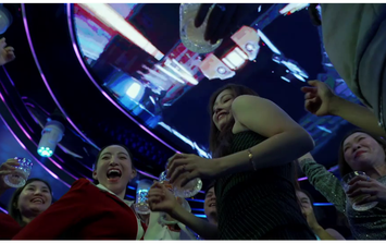 Bà Ánh 'lên bar' về khuya, ông Phi ghen tuông quyết 'cua lại vợ'