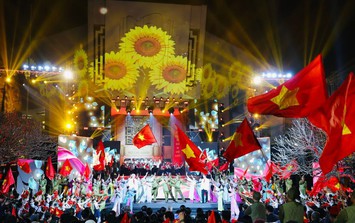 Cầu truyền hình “Hai tay xây dựng một sơn hà”: Xúc động và tự hào!