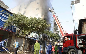 Vụ cháy nhà 7 tầng ở Hà Đông: Tìm thấy 2 thi thể nạn nhân mắc kẹt