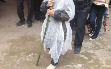 Lý do có tục mũ gai đai chuối và chống gậy trong đám tang, xưa nay đều phải thế