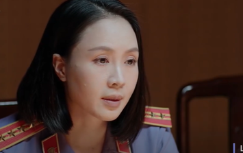 Viện phó Viện Kiểm sát Hằng Thu khuyên Khắc không nên che chắn cho những lợi ích sai trái