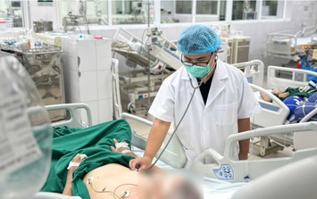 Hai người đàn ông Hà Nội nguy kịch do cúm A, bác sĩ cảnh báo dấu hiệu chuyển nặng