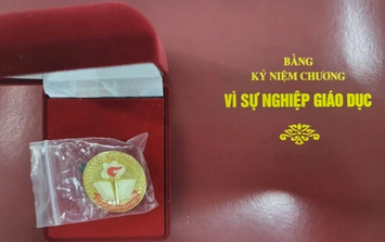 Đáp ứng điều kiện này giáo viên mới nhận được Kỷ niệm chương “Vì sự nghiệp giáo dục"