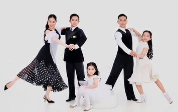 'Đội hình đẹp như mơ' của nhà Khánh Thi - Phan Hiển