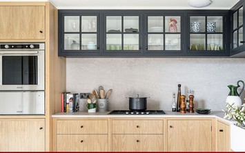 Một số vật dụng không nên cất trong tủ bếp nhằm đảm bảo sự an toàn và tiện dụng