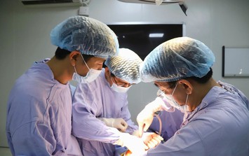 Phẫu thuật thành công khối u hiếm gặp đường tiêu hóa cho cụ bà 100 tuổi