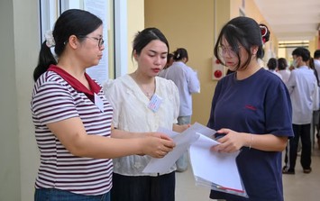 Bộ GD-ĐT yêu cầu rà soát, chấn chỉnh thực hiện quy định về học phí đại học