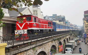 Tin sáng 24/2: Ngành đường sắt sẽ giảm tần suất chạy tàu khách, tàu du lịch qua trung tâm Hà Nội; CSGT tăng cường tuần tra, xử lý nghiêm vi phạm đầu năm mới