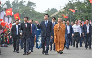 Rộn ràng ngày hội 'Sắc Xuân trên mọi miền Tổ quốc' 2026 của 32 dân tộc tại Hà Nội