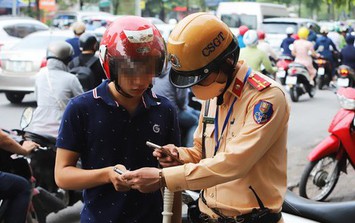 Không mang giấy tờ xe, lái xe thực hiện điều này không lo bị phạt