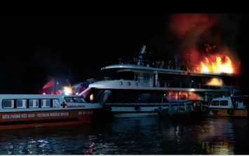 Trung tá Minh Kiên (Steven Nguyễn) đang nghỉ phép vẫn tới ứng cứu tàu du lịch bị cháy