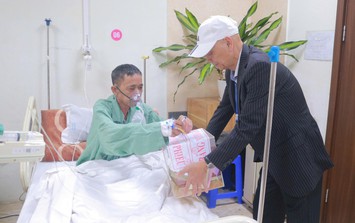 Hà Nội: Những lá phiếu đặc biệt nơi giường bệnh tại Bệnh viện E