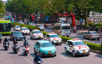 Hà Nội đặt lộ trình đến 2030 chuyển đổi 100% taxi sang sử dụng điện, năng lượng xanh như thế nào?