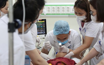 Xe 29 chỗ lao xuống vực ở Tam Đảo: Có 1 nạn nhân nữ bị thương rất nặng