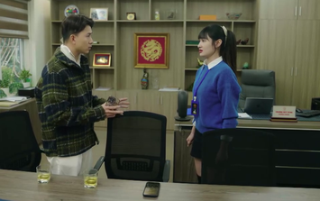  Sếp ngỡ ngàng khi phát hiện bị đặt camera quay lén trong phòng làm việc của mình 