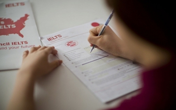 Từ giữa năm 2026, bỏ hình thức thi IELTS trên giấy