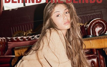 Diễn viên phim Sex Education nhan sắc nóng bỏng ở tuổi 28