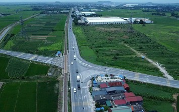 Hiện trạng tỉnh lộ 485B ở Ninh Bình vướng 'nút thắt' đường sắt, xe cộ phải quay đầu đi vòng