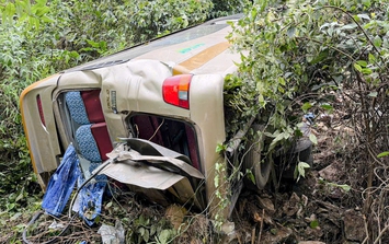 Xe chở đoàn du khách lao xuống vực sâu 100m ở Sơn La: Thêm một nạn nhân tử vong