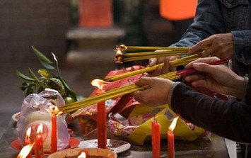 Khởi tố Bùi Thị Quy chuyên “làm lễ”, “cắt vong theo”, giải hạn...