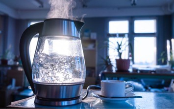 Cách khử mùi nhựa cho bình đun siêu tốc mới mua đơn giản không phải ai cũng biết
