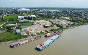 Tiếp vụ xe tải chạy rầm rập trên tuyến đê sông Luộc ở Hưng Yên: Hồ sơ vi phạm dày thêm?