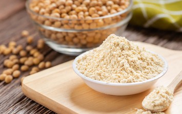 Uống bột đậu nành có béo không? Cách dùng an toàn không lo tăng cân