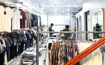 Ham lợi nhuận cao, chủ cửa hàng bán gần 1.500 sản phẩm giả thương hiệu nổi tiếng