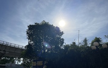 Hà Nội và miền Bắc nắng nóng mạnh ban ngày, chiều tối lại thay đổi đột ngột hình thái thời tiết