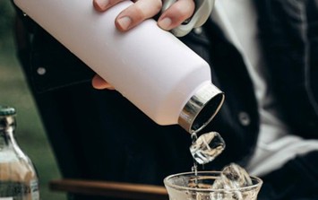 Nếu bạn đang đựng nước vào bình giữ nhiệt, cần được biết điều quan trọng này