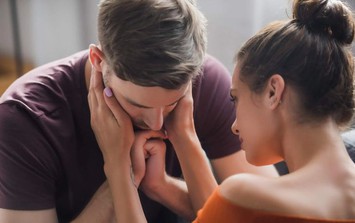 4 cách giúp bạn vượt qua tổn thương tình cảm: Đừng để nỗi đau giữ chân hạnh phúc của chính mình