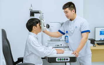 Lác mắt ở trẻ không chỉ ảnh hưởng thị lực: Điều nhiều cha mẹ bỏ qua có thể theo con suốt đời