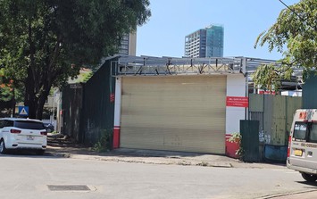 Hà Nội: Sau loạt bài phản ánh, loạt gara ô tô ở Nam Trung Yên đóng cửa, tháo dỡ