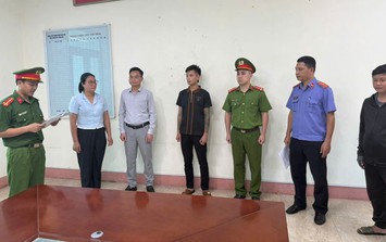 Tài xế taxi uống rượu, vượt đèn đỏ gây tai nạn chết người ở Lào Cai
